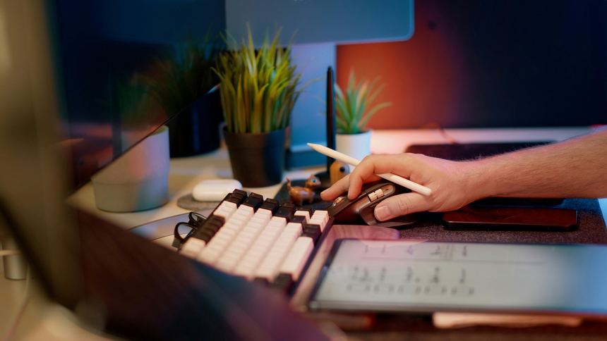 Editorial workspace used to represent website design